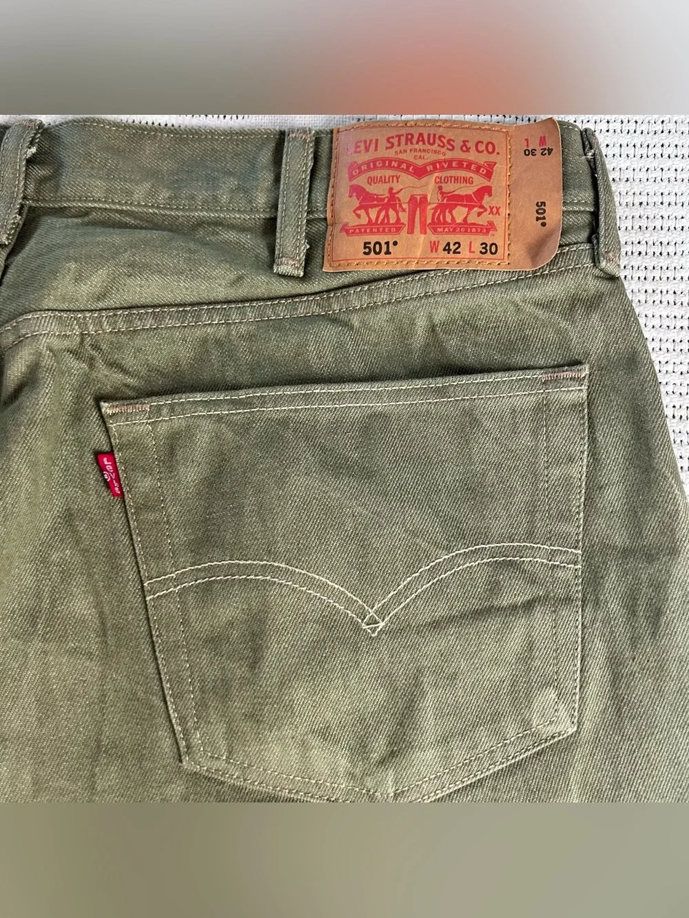 Levis measurements photos